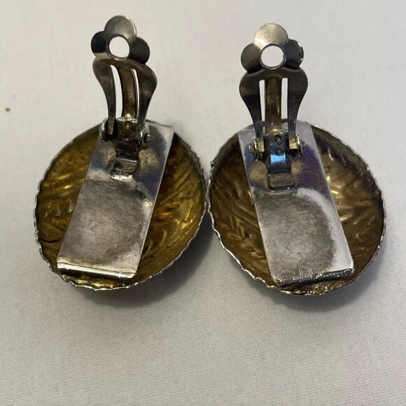 Two Pairs of Vintage Clip-on Earrings Oval & 3 Leaf Antique Looking - Picture 8 of 9